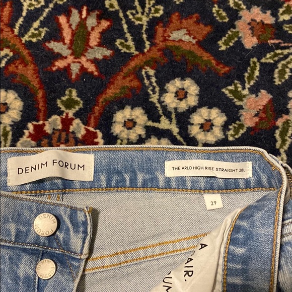 Aritzia Denim Forum - Arlo high Rise Straight 28L - Picture 4 of 6